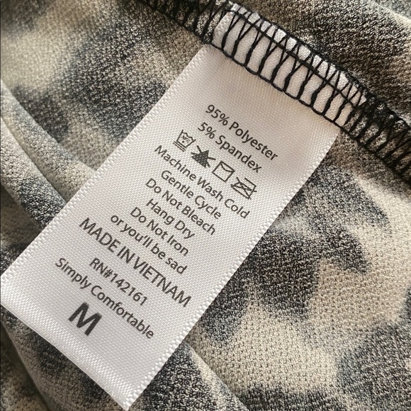 LuLaRoe NWT Debbie medium dress animal print - Picture 9 of 9